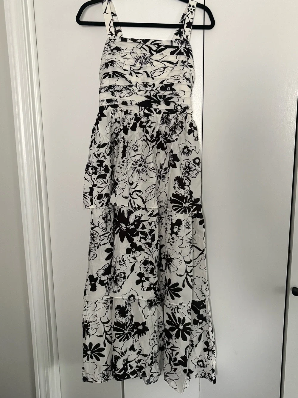 Abercrombie and Fitch Tiered Black and White Floral Maxi Dress